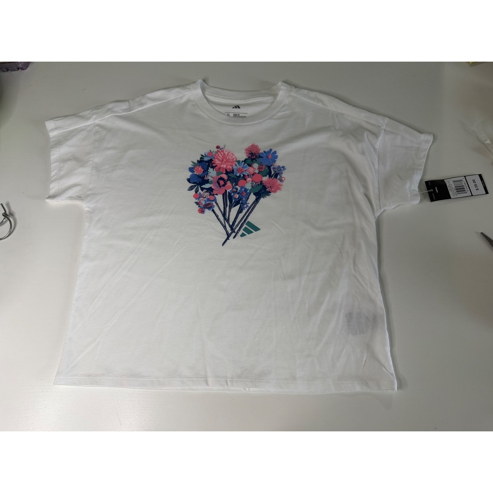 Adidas Girls T-Shirt Size XL